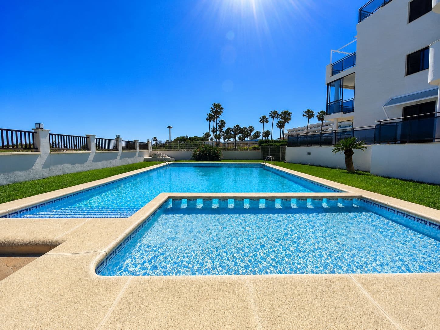 Apartamento de 3 habitaciones en Dénia en venta con piscina garaje - 480.000 € (Ref: 9838379)