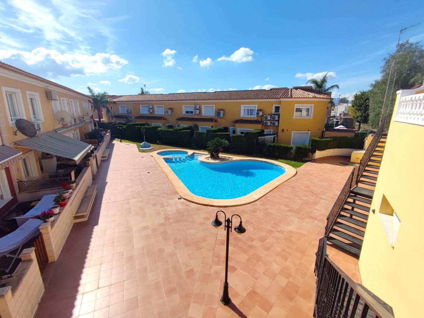 Adosado de 3 habitaciones en Els Poblets en venta con piscina garaje - 265.000 € (Ref: 9908907)