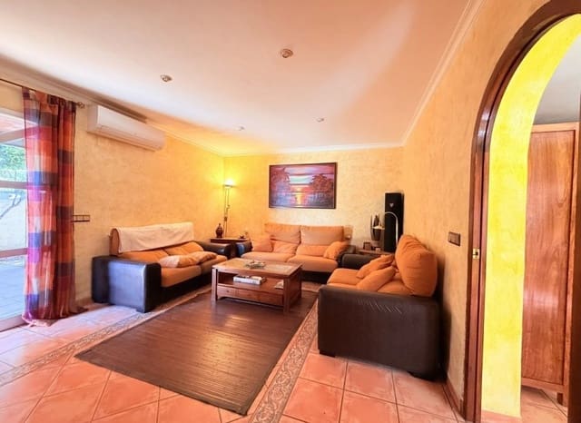 5 soveværelse Villa til salg i Albir, Alfaz del Pi / L'Alfàs del Pi med swimmingpool - € 630.000 (Ref: 10004700)