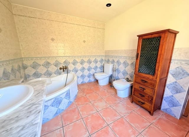 5 soveværelse Villa til salg i Albir, Alfaz del Pi / L'Alfàs del Pi med swimmingpool - € 630.000 (Ref: 10004700)