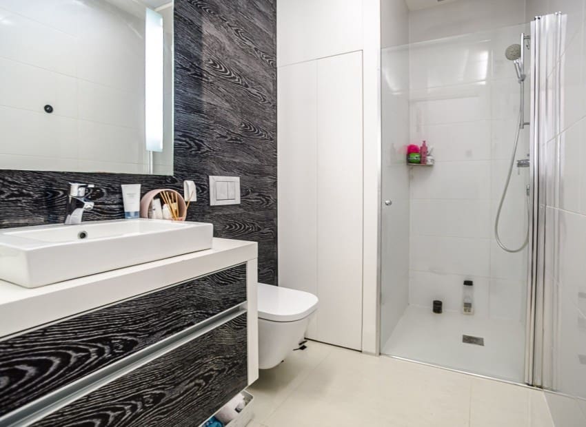 2 bedroom Apartment for sale in Guardamar del Segura with pool garage - € 299,000 (Ref: 10004702)