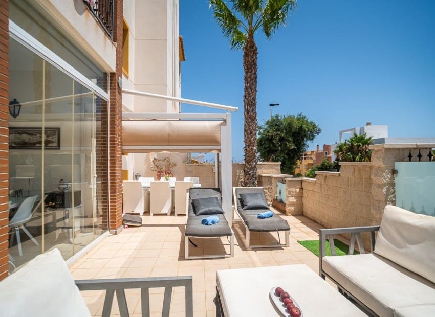 2 bedroom Apartment for sale in Guardamar del Segura with pool garage - € 299,000 (Ref: 10004702)