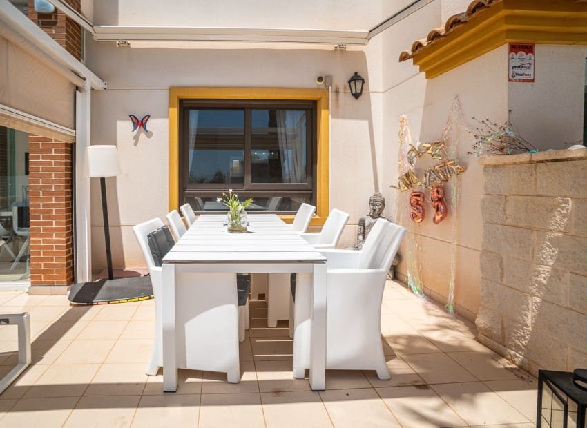 2 bedroom Apartment for sale in Guardamar del Segura with pool garage - € 299,000 (Ref: 10004702)