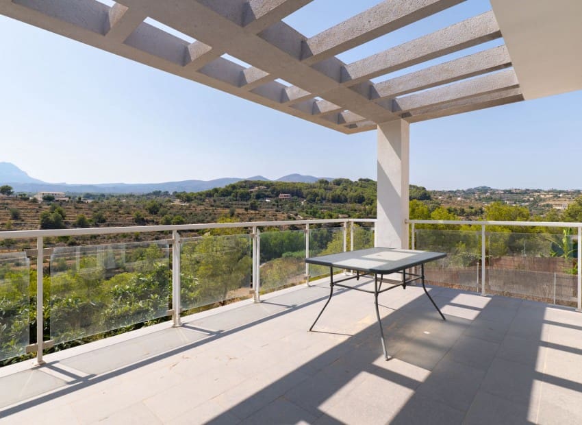 3 soveværelse Villa til salg i Calpe / Calp med swimmingpool garage - € 340.000 (Ref: 10007883)