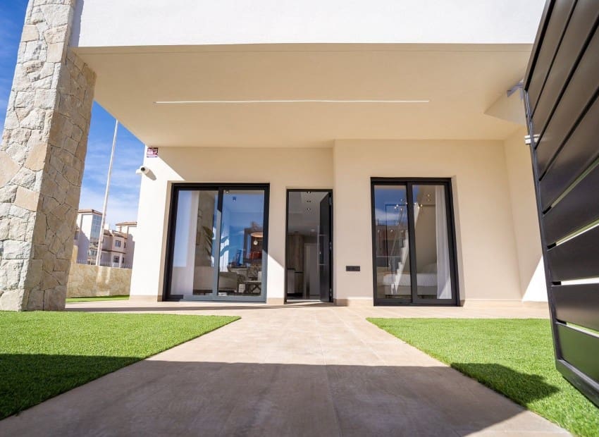 3 slaapkamer Bungalow te koop in Pilar de la Horadada met zwembad garage - € 369.500 (Ref: 10009714)
