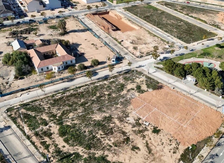 3 slaapkamer Bungalow te koop in Pilar de la Horadada met zwembad garage - € 369.500 (Ref: 10009714)