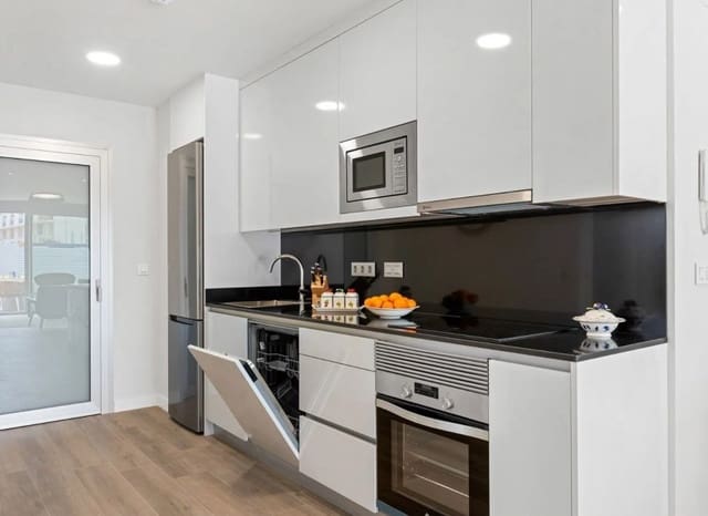 2 soverom Leilighet til salgs i Villamartin, Orihuela med svømmebasseng garasje - € 279 900 (Ref: 10009821)