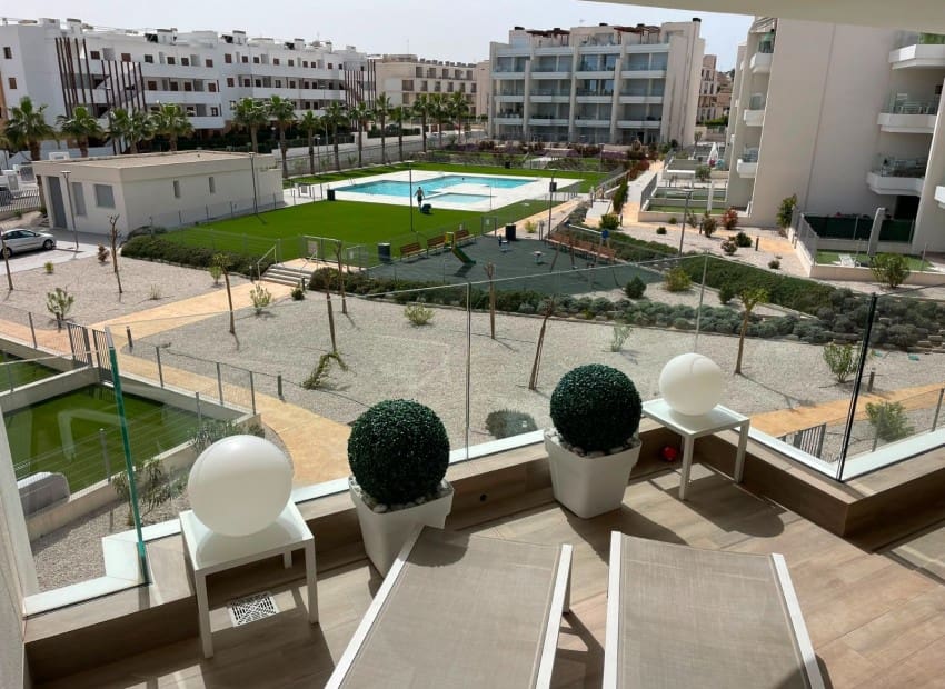 2 soverom Leilighet til salgs i Orihuela Costa med svømmebasseng garasje - € 279 900 (Ref: 10009821)