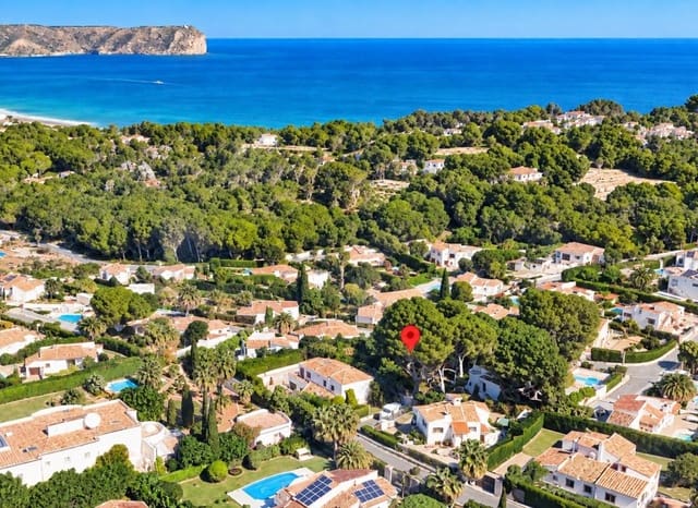 4 Zimmer Villa zu verkaufen in Cap Martí - El Tossalet - Pinomar, Javea / Xàbia mit Pool Garage - 795.000 € (Ref: 10014238)