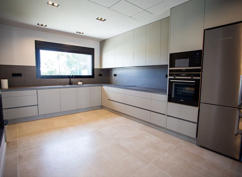 3 bedroom Villa for sale in Denia with pool garage - € 1,595,000 (Ref: 10021169)