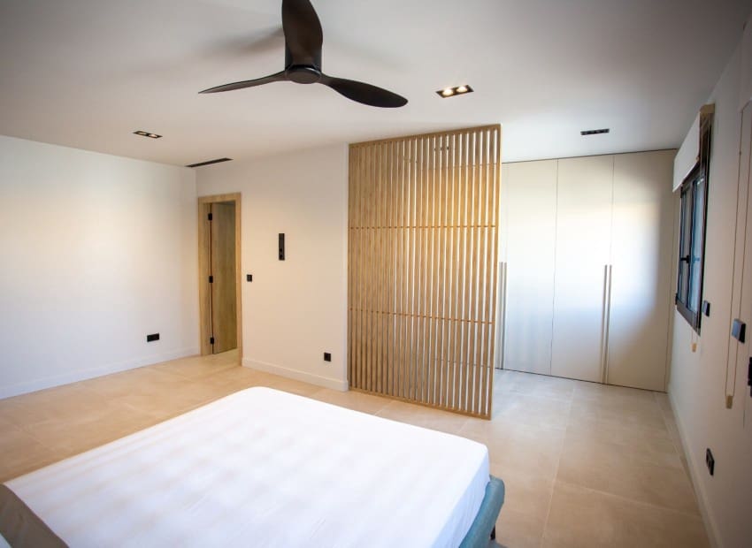 3 bedroom Villa for sale in Denia with pool garage - € 1,595,000 (Ref: 10021169)