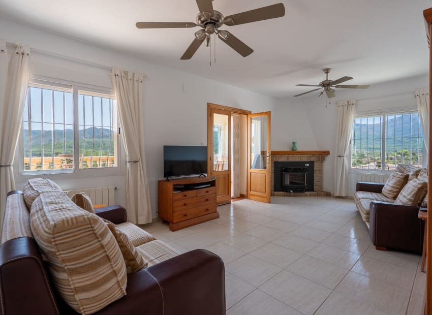 5 slaapkamer Villa te koop in Jalon / Xalo met zwembad garage - € 599.000 (Ref: 10034281)