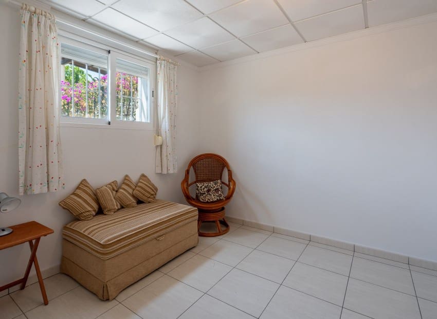 5 slaapkamer Villa te koop in Jalon / Xalo met zwembad garage - € 599.000 (Ref: 10034281)