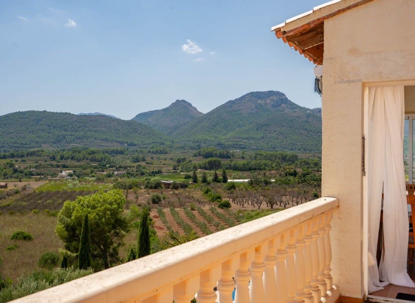 5 slaapkamer Villa te koop in Jalon / Xalo met zwembad garage - € 599.000 (Ref: 10034281)