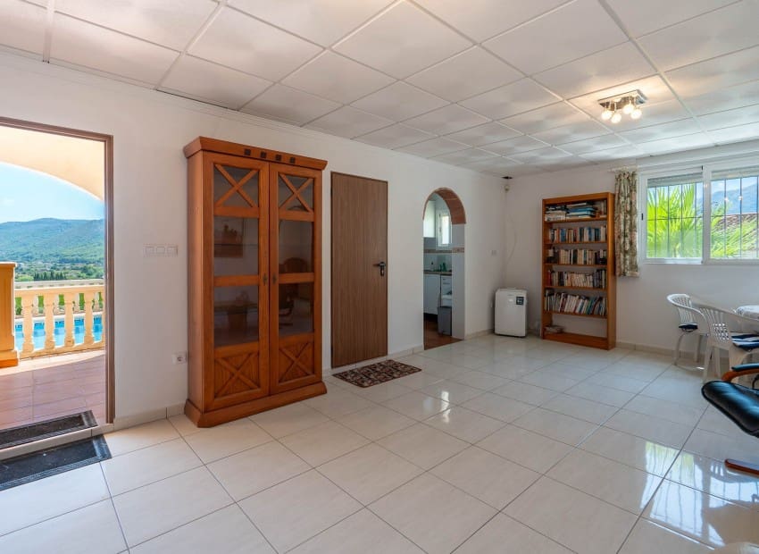 5 slaapkamer Villa te koop in Jalon / Xalo met zwembad garage - € 599.000 (Ref: 10034281)