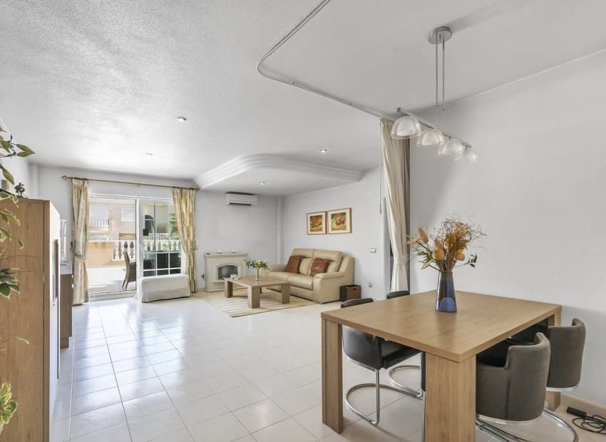 2 chambre Appartement à vendre à Guardamar del Segura avec piscine garage - 329 000 € (Ref: 10044079)