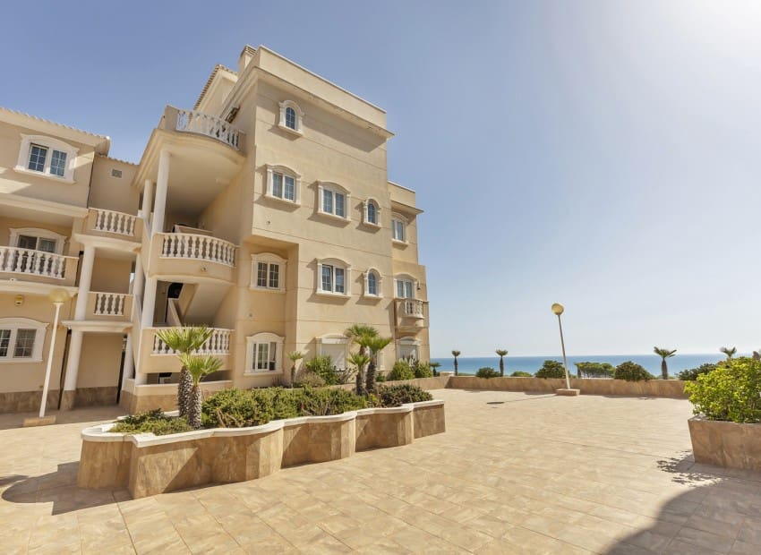 2 chambre Appartement à vendre à Guardamar del Segura avec piscine garage - 329 000 € (Ref: 10044079)