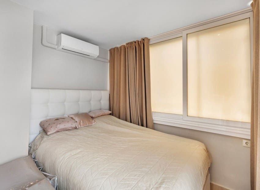 3 chambre Appartement à vendre à Punta Prima avec piscine garage - 449 000 € (Ref: 10044080)