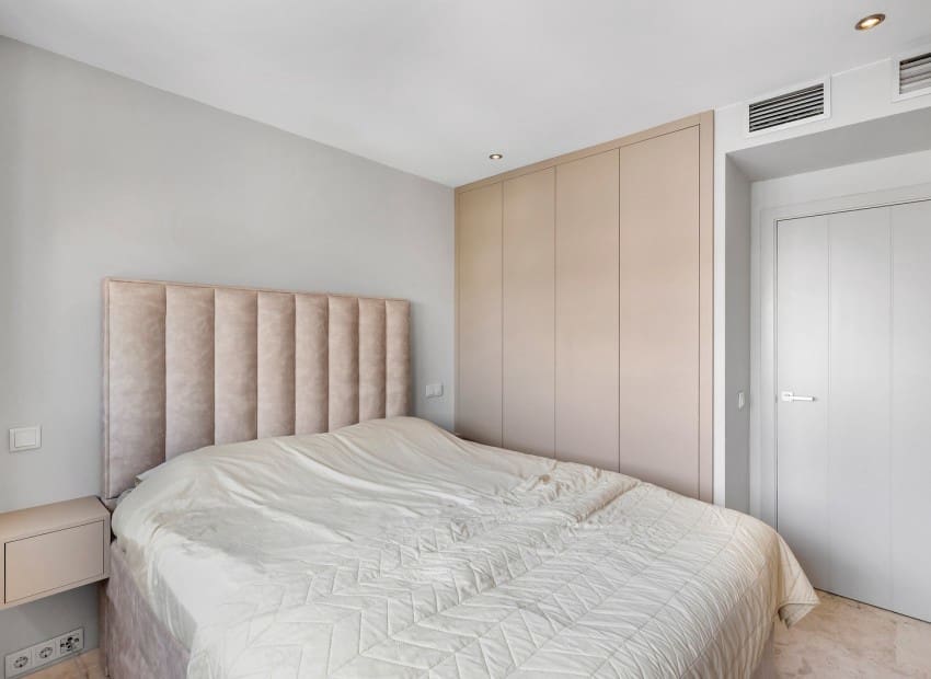 3 chambre Appartement à vendre à Punta Prima avec piscine garage - 449 000 € (Ref: 10044080)