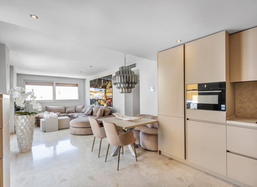 3 chambre Appartement à vendre à Punta Prima avec piscine garage - 449 000 € (Ref: 10044080)