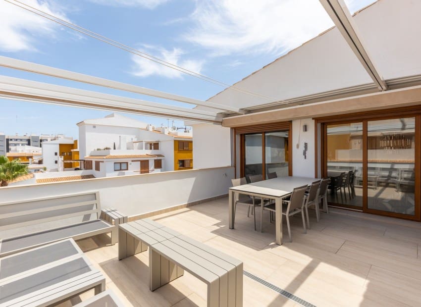 3 chambre Appartement à vendre à Punta Prima avec piscine garage - 449 000 € (Ref: 10044080)