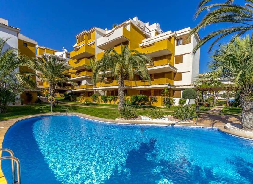 3 chambre Appartement à vendre à Punta Prima avec piscine garage - 449 000 € (Ref: 10044080)