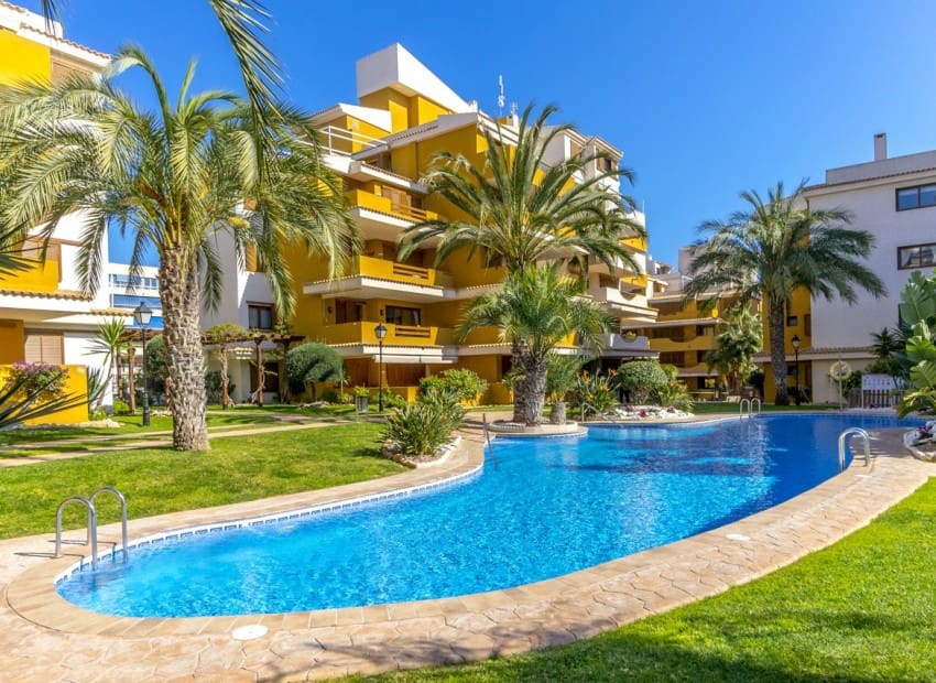 3 chambre Appartement à vendre à Punta Prima avec piscine garage - 449 000 € (Ref: 10044080)