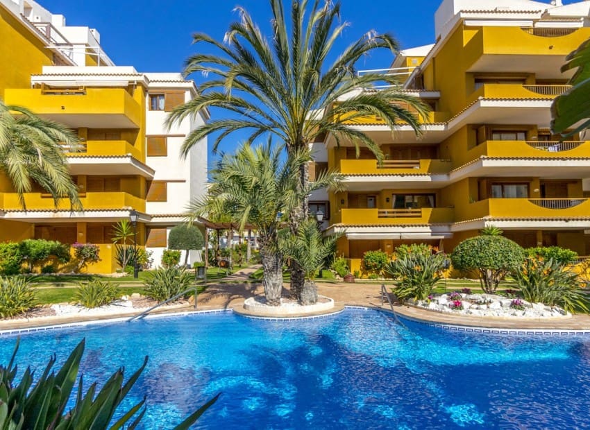 3 chambre Appartement à vendre à Punta Prima avec piscine garage - 449 000 € (Ref: 10044080)