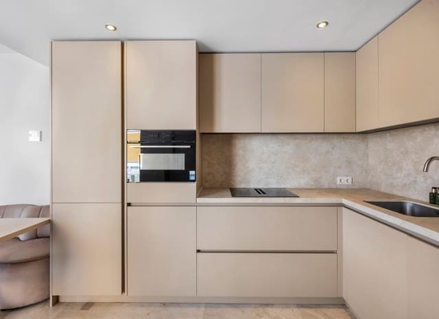 3 chambre Appartement à vendre à Punta Prima, Torrevieja avec piscine garage - 449 000 € (Ref: 10044080)