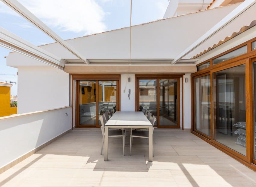 3 chambre Appartement à vendre à Punta Prima avec piscine garage - 449 000 € (Ref: 10044080)