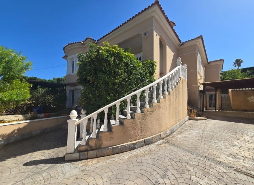 2 Zimmer Ferienvilla in Altea mit Pool Garage - 2.500 € (Ref: 10045693)