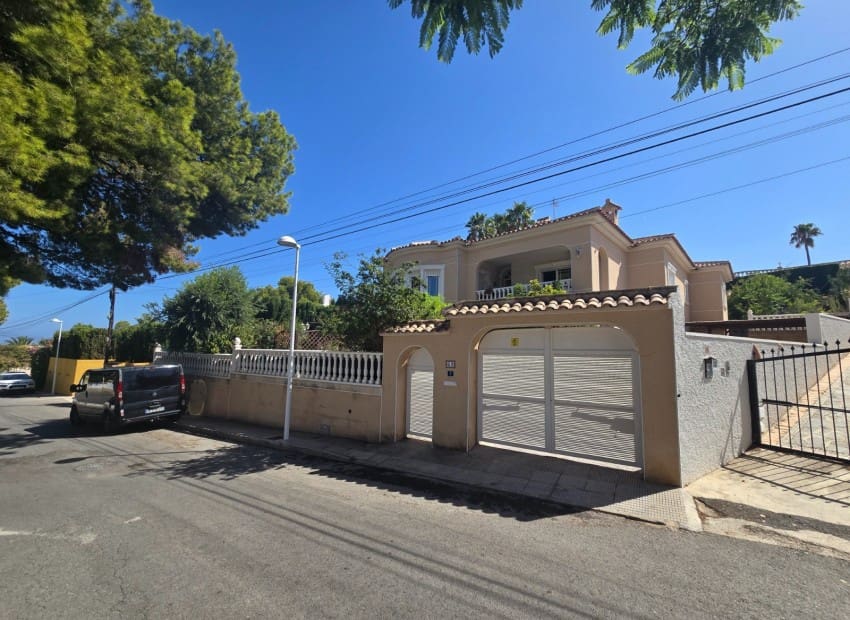2 Zimmer Ferienvilla in Altea mit Pool Garage - 2.500 € (Ref: 10045693)