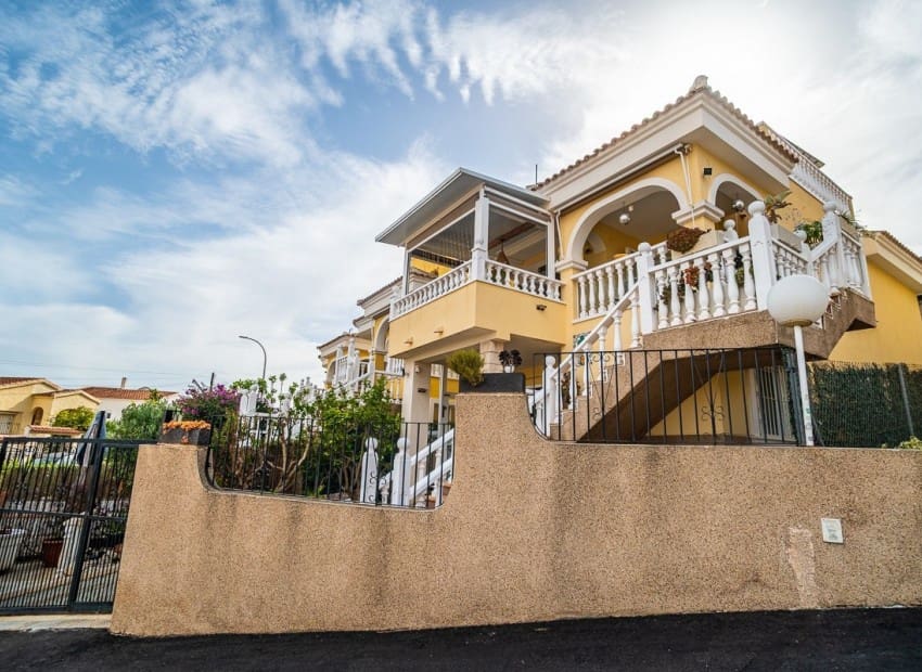 Casa de 3 habitaciones en San Fulgencio en venta con piscina garaje - 288.000 € (Ref: 10057578)