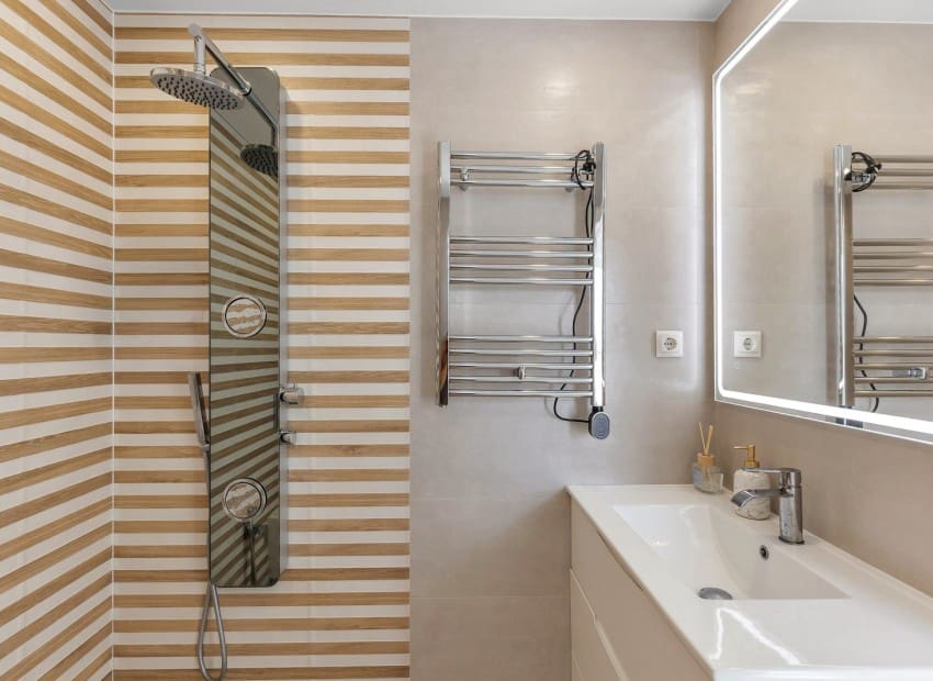 5 Zimmer Villa zu verkaufen in Los Balcones mit Pool Garage - 849.000 € (Ref: 10057579)