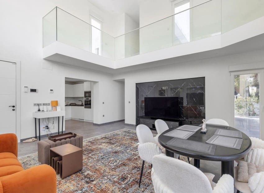 5 Zimmer Villa zu verkaufen in Los Balcones mit Pool Garage - 849.000 € (Ref: 10057579)