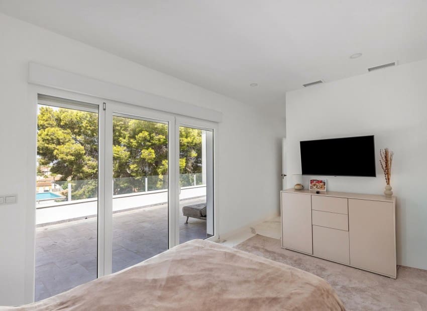 5 Zimmer Villa zu verkaufen in Los Balcones mit Pool Garage - 849.000 € (Ref: 10057579)