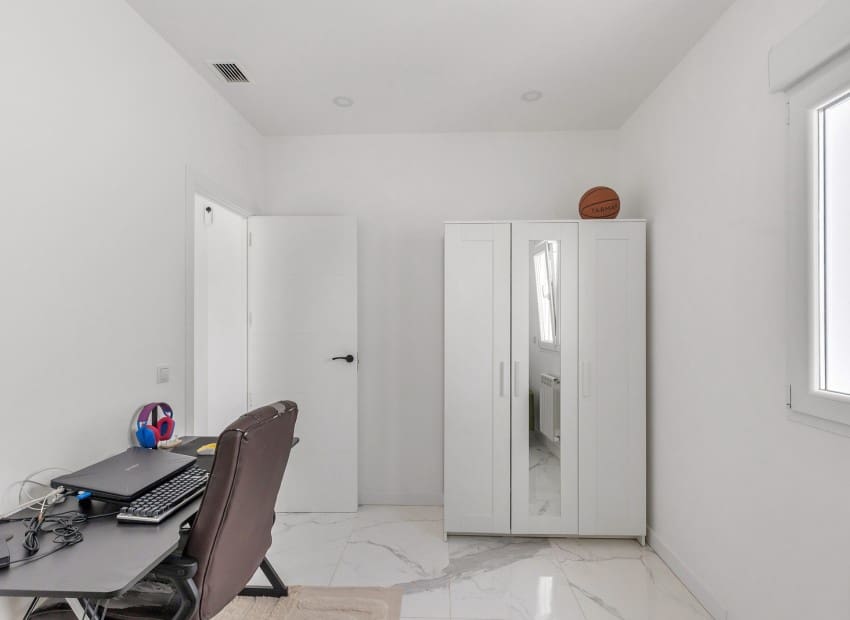 5 Zimmer Villa zu verkaufen in Los Balcones mit Pool Garage - 849.000 € (Ref: 10057579)