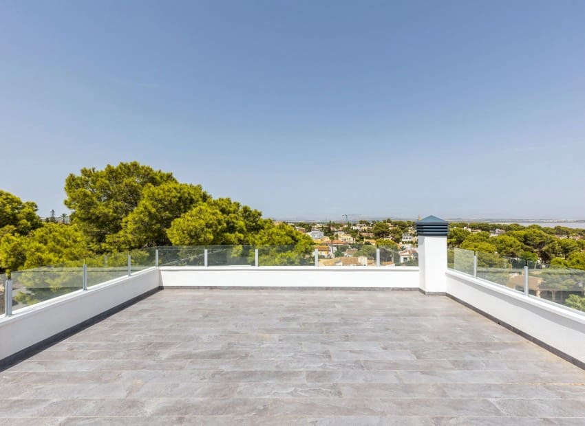 5 Zimmer Villa zu verkaufen in Los Balcones mit Pool Garage - 849.000 € (Ref: 10057579)