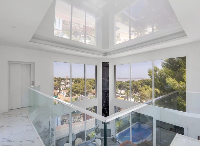 5 Zimmer Villa zu verkaufen in Los Balcones mit Pool Garage - 849.000 € (Ref: 10057579)