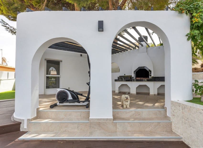5 Zimmer Villa zu verkaufen in Los Balcones mit Pool Garage - 849.000 € (Ref: 10057579)