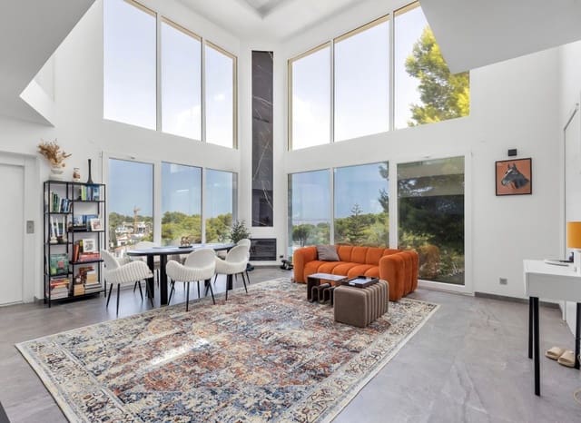 5 Zimmer Villa zu verkaufen in Los Balcones mit Pool Garage - 849.000 € (Ref: 10057579)