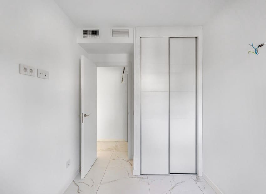 Apartamento de 2 habitaciones en Punta Prima en venta con piscina garaje - 389.000 € (Ref: 10057580)
