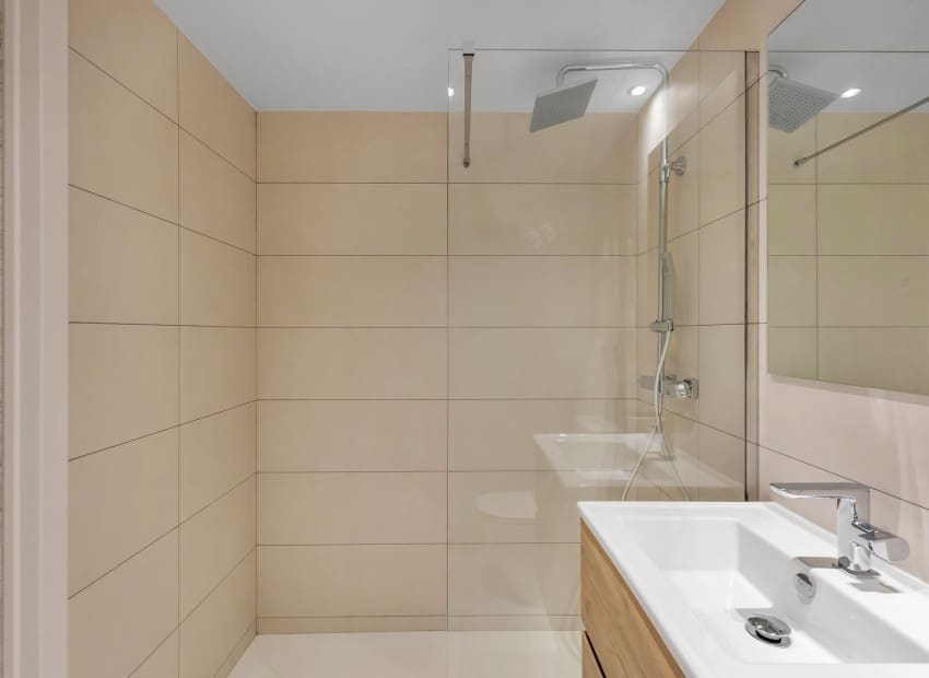 Apartamento de 2 habitaciones en Punta Prima en venta con piscina garaje - 389.000 € (Ref: 10057580)