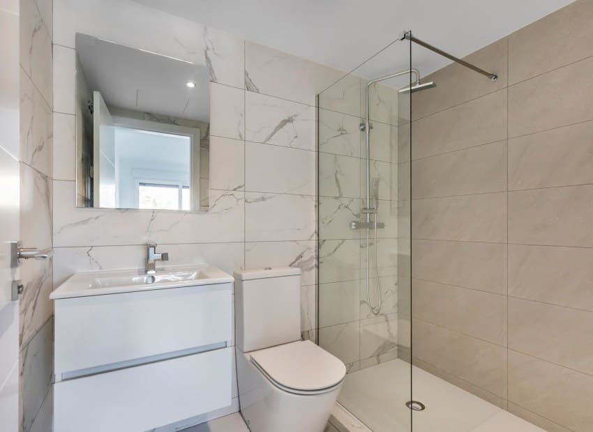 Apartamento de 2 habitaciones en Punta Prima en venta con piscina garaje - 389.000 € (Ref: 10057580)