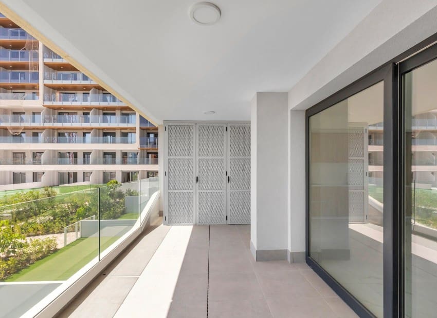Apartamento de 2 habitaciones en Punta Prima en venta con piscina garaje - 389.000 € (Ref: 10057580)