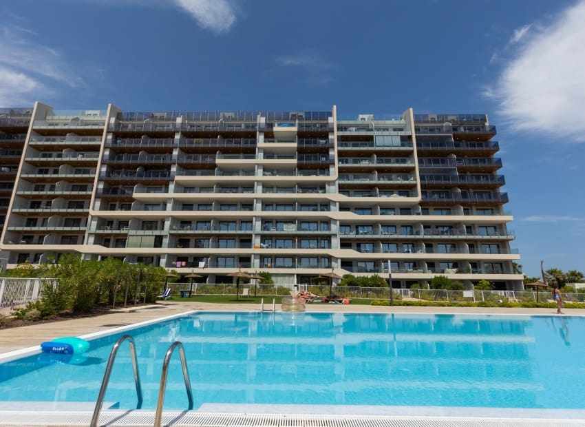 Apartamento de 2 habitaciones en Punta Prima en venta con piscina garaje - 389.000 € (Ref: 10057580)