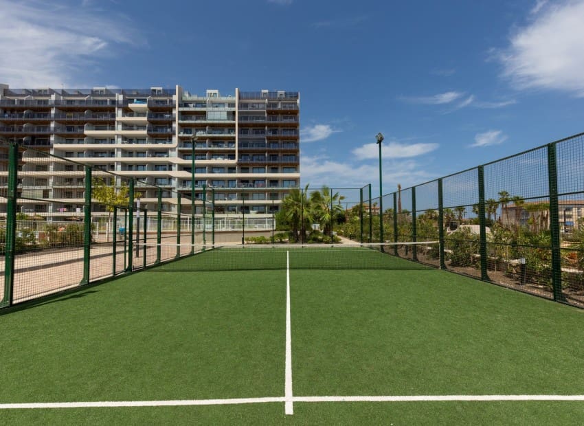 Apartamento de 2 habitaciones en Punta Prima en venta con piscina garaje - 389.000 € (Ref: 10057580)