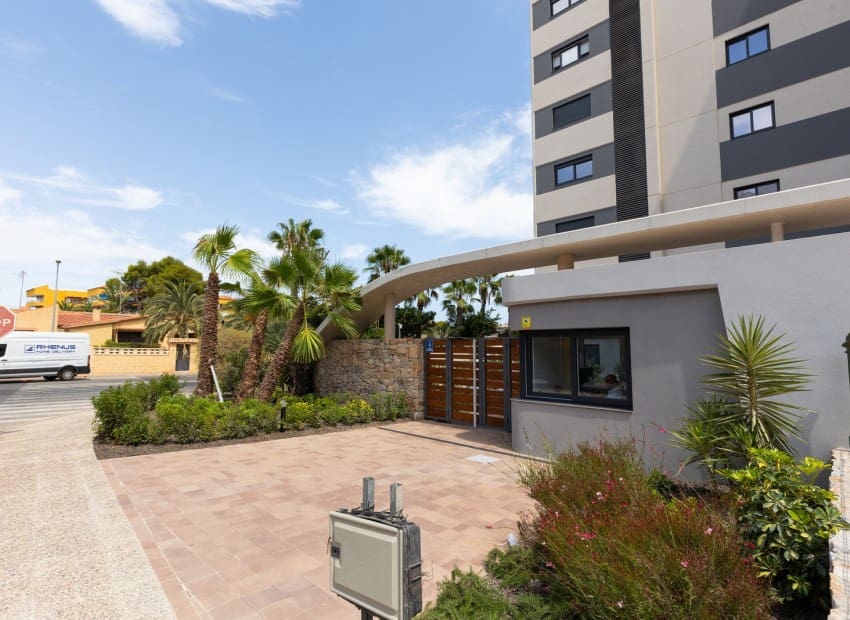 Apartamento de 2 habitaciones en Punta Prima en venta con piscina garaje - 389.000 € (Ref: 10057580)