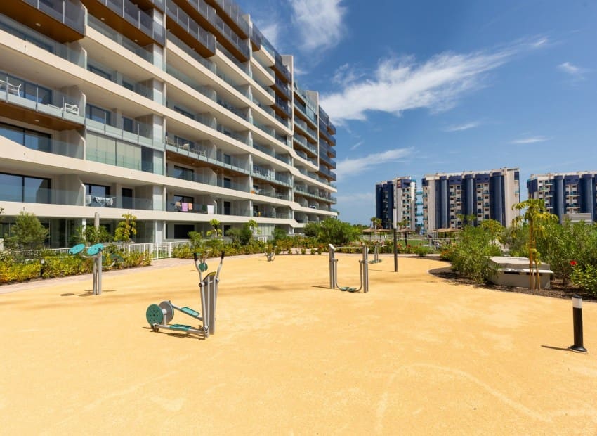 Apartamento de 2 habitaciones en Punta Prima en venta con piscina garaje - 389.000 € (Ref: 10057580)