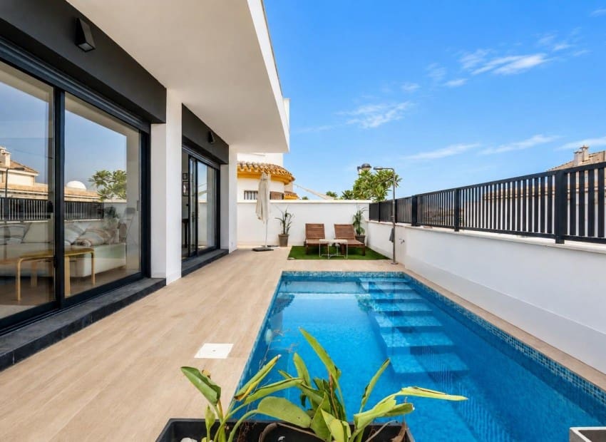 2 Zimmer Villa zu verkaufen in Roldan mit Pool Garage - 290.000 € (Ref: 10057713)